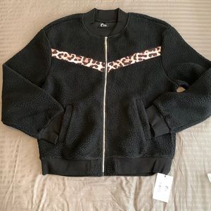 ZYIA Black Leopard Flying V Fleece Jacket XXL